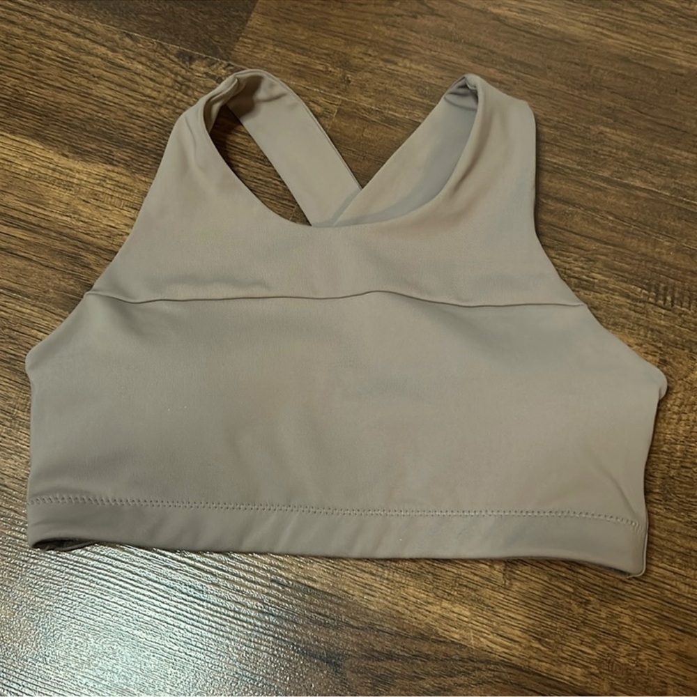 NWT MONO B Criss Cross Adjustable‎ Sports Bra